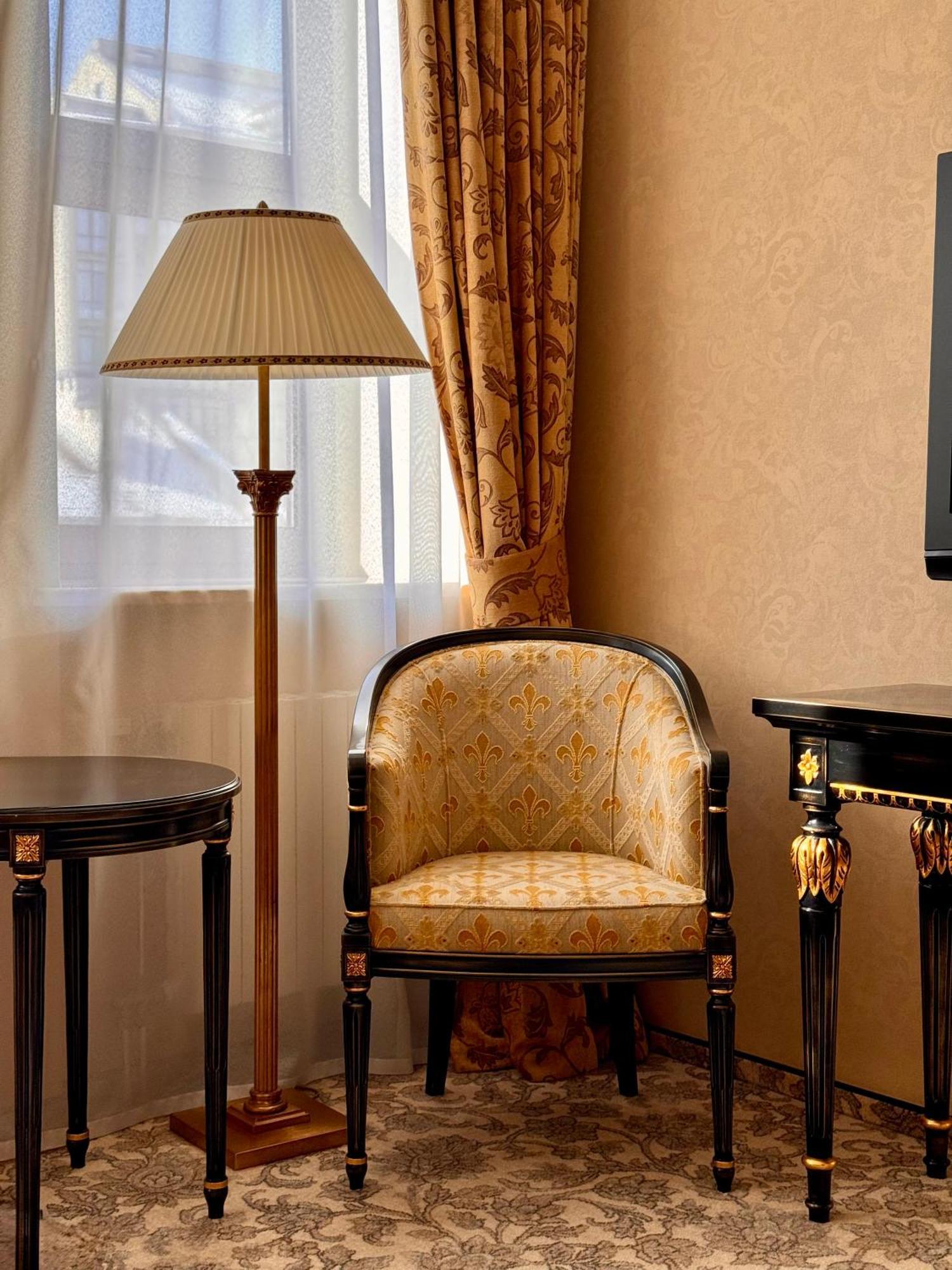 Axelhof Boutique Hotel Dnipro Ngoại thất bức ảnh
