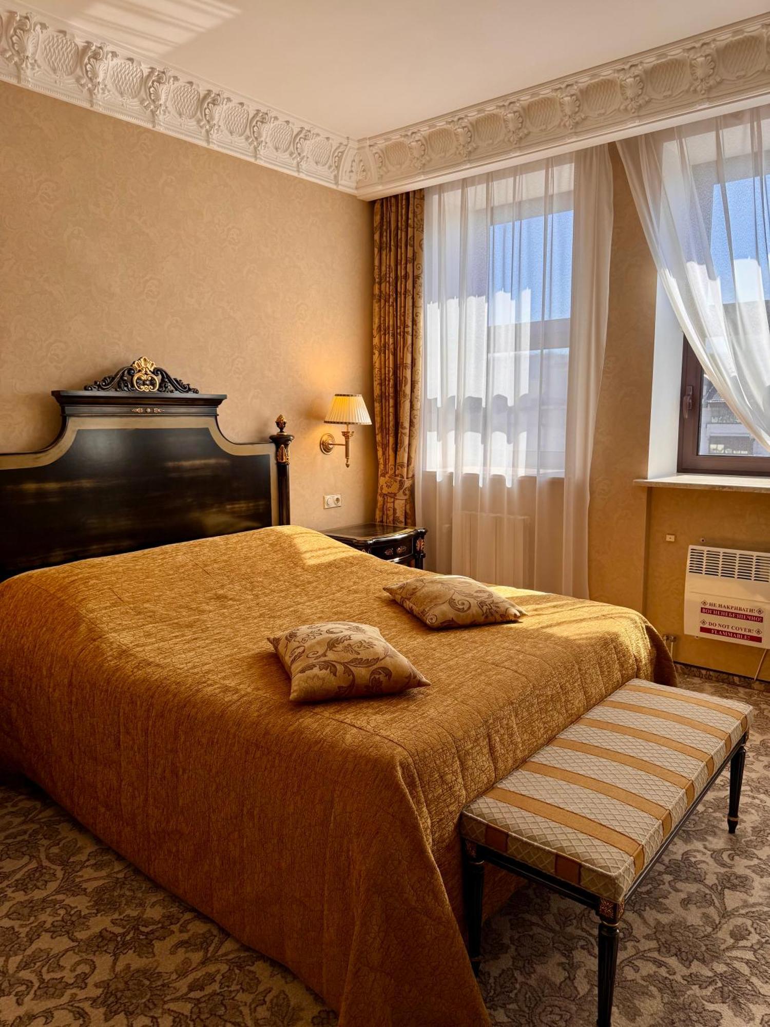 Axelhof Boutique Hotel Dnipro Ngoại thất bức ảnh