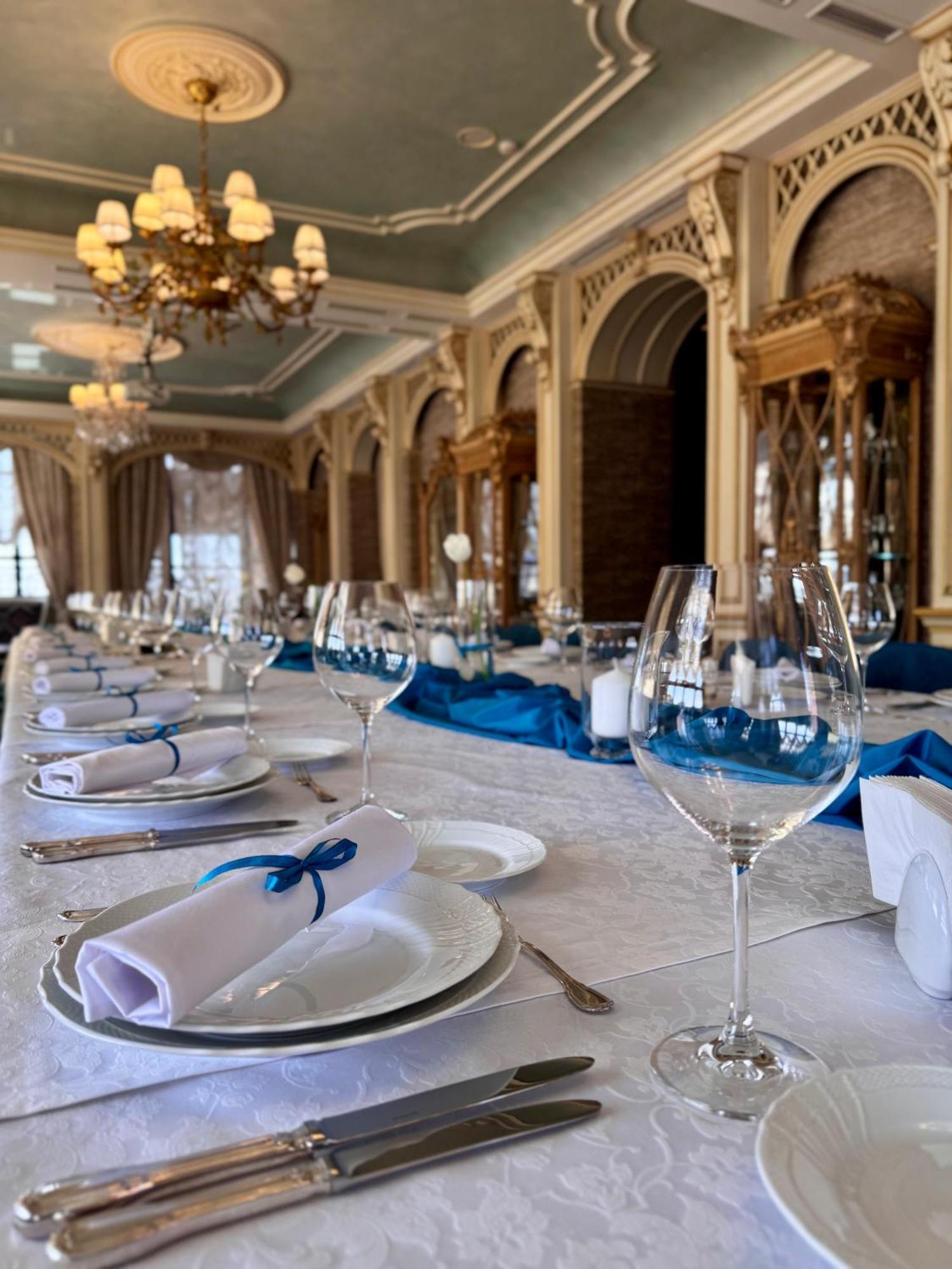 Axelhof Boutique Hotel Dnipro Ngoại thất bức ảnh